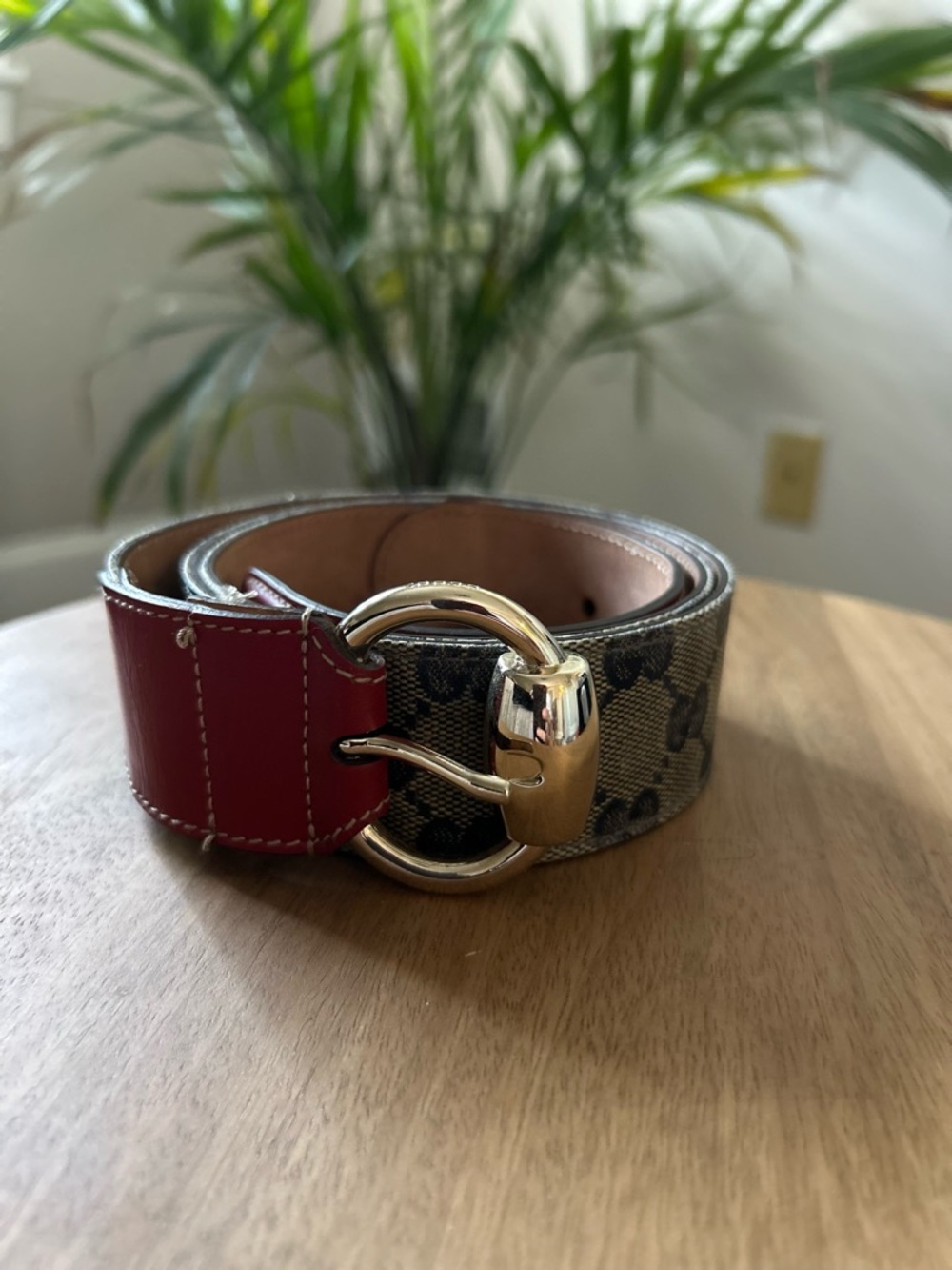 Gucci Monogram Belt with Red Leather and Gold Buckle - Picture 2 of 12